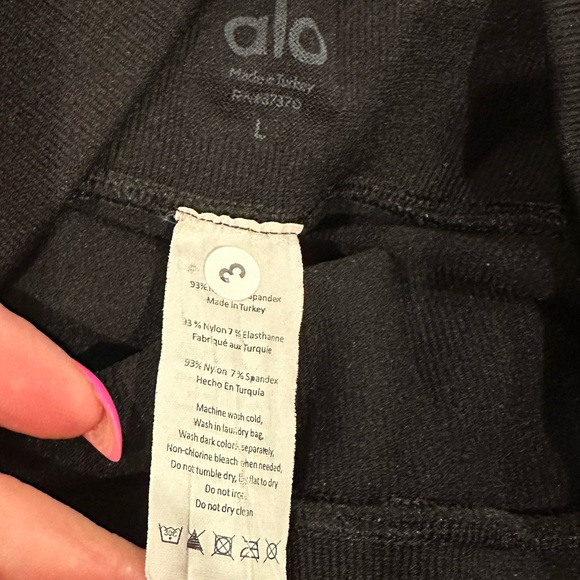 ALO YOGA RADIANCE BLACK NET MESHY PERFORATED SEAMLESS LEGGING CROP ANKLE PANTS L - Picture 6 of 10